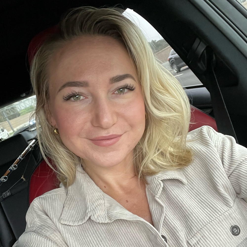 Meet your Posher, Daniela